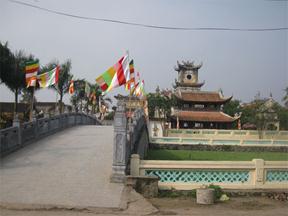 File:&Dstrok;ền &Dstrok;ộc Cước.JPG